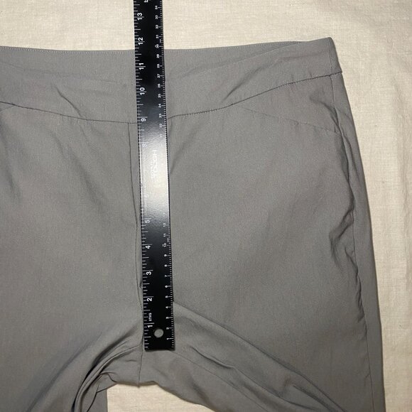Tribal Fia Snap Button Capri Pant Womens 12P Light Grey Pull On Office EUC - Picture 7 of 10